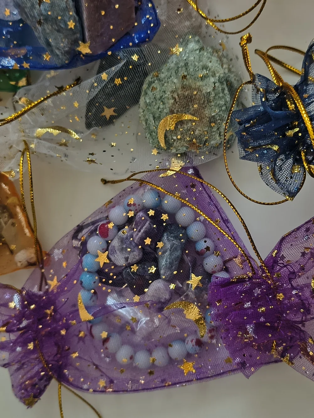Mystery Organza Favor Bags 20 Satchels Rocks Stones Necklaces Bead Bracelts